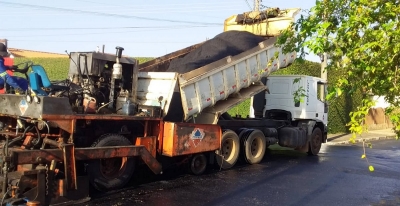 Prefeitura e Codemar iniciam recapeamento completo de rua na zona leste