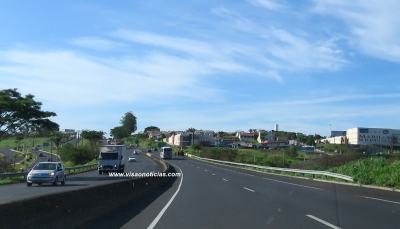 Entrevias alerta sobre riscos de dengue com descarte de lixo nas rodovias 