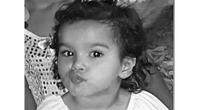 Menina de 2 anos morre após se afogar em piscina de chácara