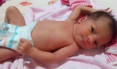 Bebê de apenas 57 dias morre ao ser jogada da janela de casa pelo próprio pai 