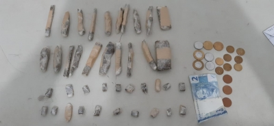 Policiais Militares da Rocam prendem rapaz com maconha no CDHU