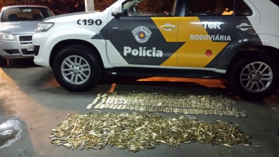 Polícia faz grande apreensão de munições em rodovia