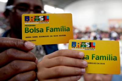 Caixa começa a pagar Bolsa Família no valor de R$ 600,00
