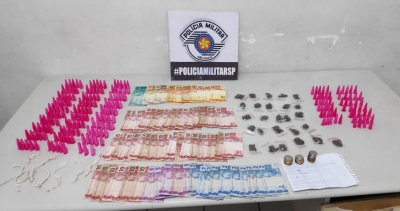 Serralheiro e adolescente são autuados por tráfico na Vila Barros