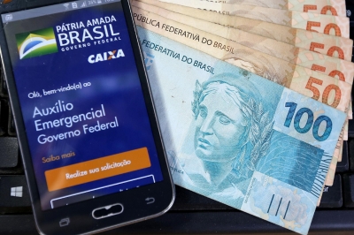Auxílio emergencial: Caixa libera saque para nascidos em agosto