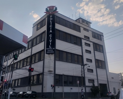 Idoso tem celular roubado após ser agredido com socos