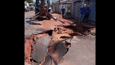 Rompimento de rede pode prejudicar abastecimento na zona norte de Marília