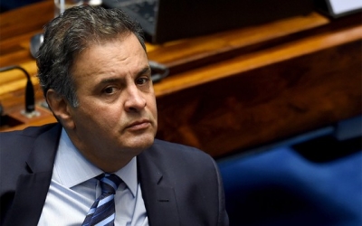 Aécio afasta Tasso da presidência do PSDB