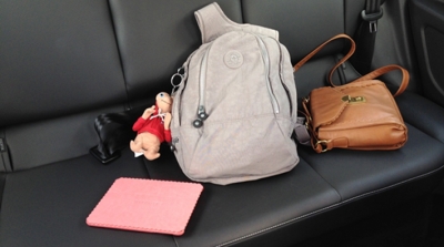 Carteira no banco do carro vira 