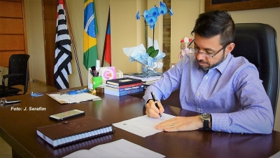 TSE cassa mandatos do prefeito de Lins que ainda tenta novo recurso