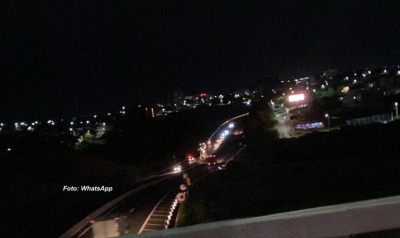 De novo! Mais uma carreta tomba na rodovia do Contorno em Marília