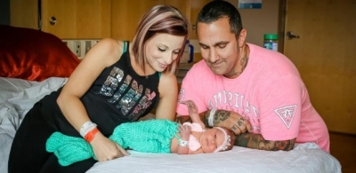 Bebê de 18 dias morre após contrair vírus em beijo