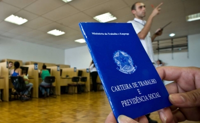 Governo cede e aceita adiar votação de reforma da Previdência