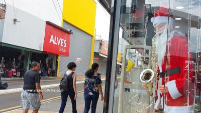 Natal: comércio de Marília abre à noite até sexta-feira