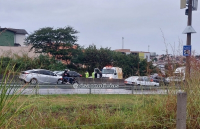 Chuva provoca manhã de acidentes na rodovia do Contorno