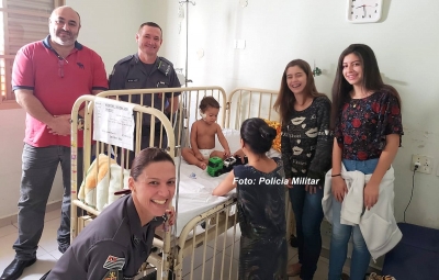 Policiais militares se mobilizam para dar alegria às crianças
