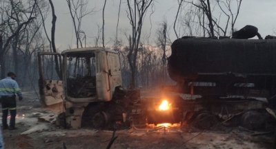 Caminhão-pipa explode e mata dois carbonizados durante combate a incêndio em Lins