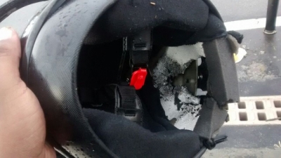 Raio atingi motociclista e faz buraco em capacete