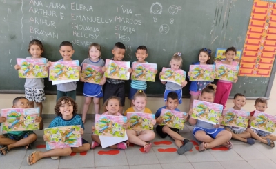 Vera Cruz: mais de 400 crianças são beneficiadas com material didático