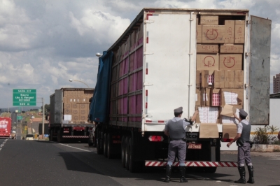 Polícia recolhe 1,2 milhão de maços de cigarros na região