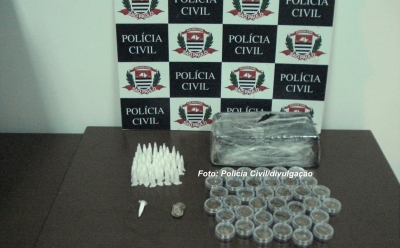 Adolescente e rapaz são detidos trazendo droga em ônibus para região