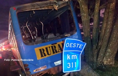 Acidente com ônibus de trabalhadores rurais deixa três gravemente feridos