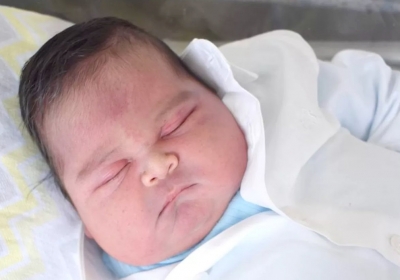 "Bebê gigante" surpreende e vira atração em hospital