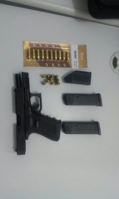 Polícia apreende pé de maconha e arma em Marília