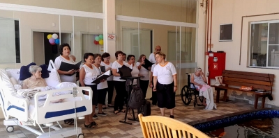 Com apoio do COMDIM, Clínica Aconchego comemora o Dia do Idoso