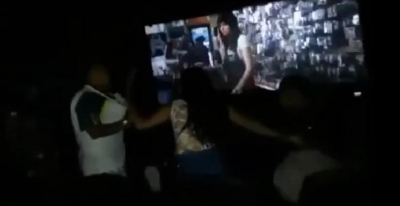 Mulher flagra marido com amante em sessão de Cinquenta tons de cinza