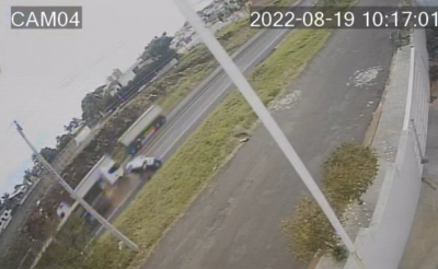 Imagens mostram como foi o grave acidente que deixou duas pessoas feridas em Marília