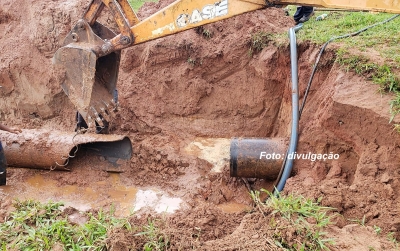 DAEM faz manobra e garante abastecimento após quebra de adutora