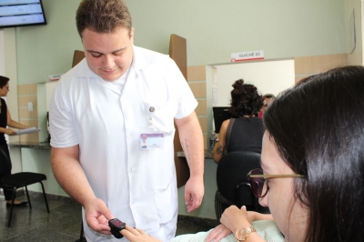 PS da Santa Casa tem profissionais de enfermagem na porta de entrada e humaniza atendimento