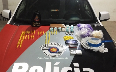 Traficante tropeça e acaba preso pela PM