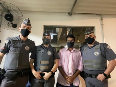 Jovem viaja para conhecer namorada virtual, é enganado e recebe ajuda da Polícia Militar