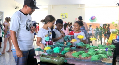 Prefeitura finaliza feiras ambientais do projeto social da ETE nas Emefs