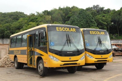 Projeto discute a utilização de ônibus escolares no período de férias