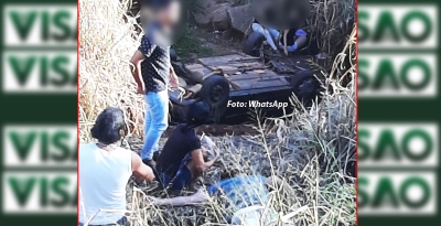 Capotamento na SP-294 fere duas pessoas, na região