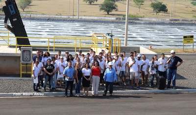 Prefeitura dá início à visita de alunos à obra da ETE da bacia do Pombo