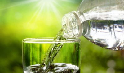 Você sabe calcular quantos litros de água deve beber por dia? 2 litros não valem para todos