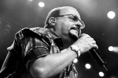 Paulinho, vocalista do Roupa Nova, morre aos 68 anos