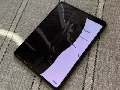 Tela dobrável do Galaxy Fold apresenta defeitos após apenas um dia de uso