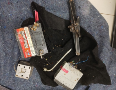 Homem é preso pela PM após furtar acessórios de carro