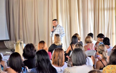 Secretaria da Educação de Pompeia realiza reuniões para o planejamento do ano letivo