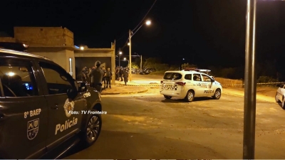 Agente penitenciário mata esposa na região e negocia com a PM para se entregar