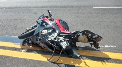 Motociclista fica gravemente ferido ao sofrer queda na SP-294