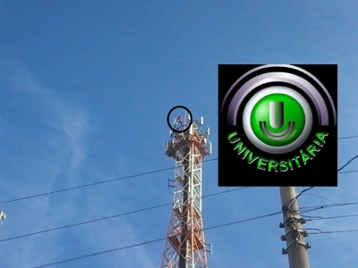 Bombeiros resgatam homem que estava em cima de antena de celular