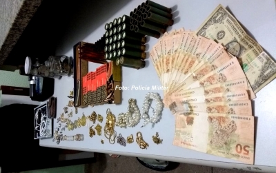 Polícia Militar recupera R$ 30 mil em joias furtadas por menores 