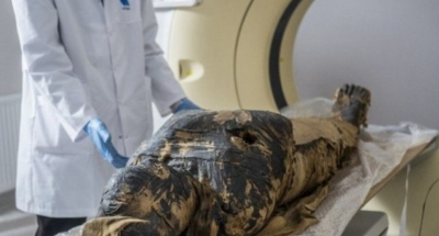 Cientistas anunciam descoberta inédita de múmia egípcia grávida