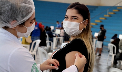 Jovens com mais de 18 anos (sem comorbidades) serão vacinados nesta quarta, em Marília 